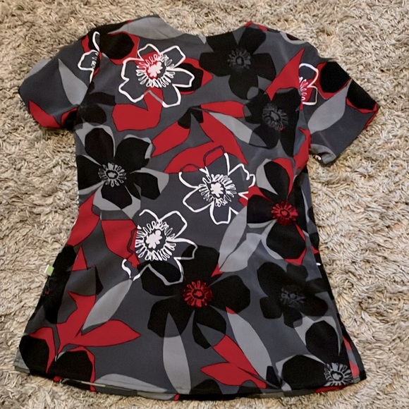 Premier by Healing Hands Womens floral Scrub Top - Picture 7 of 7